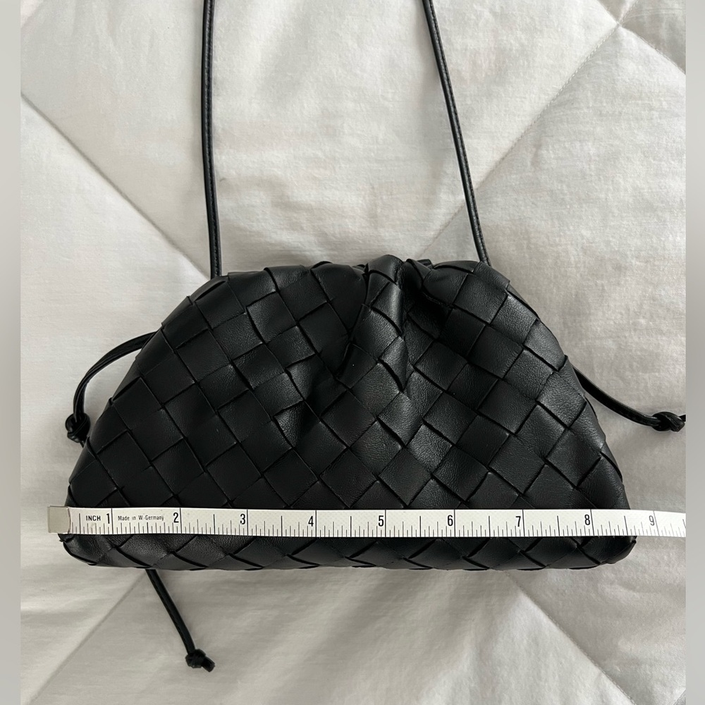 Bottega Veneta Intrecciato Mini Pouch in Black Leather - Picture 5 of 16
